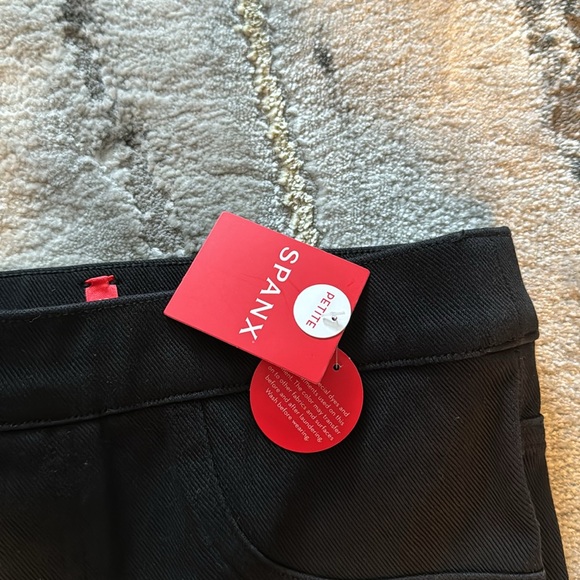 Black Spanx ankle Jean-ish leggings- petite M - Picture 2 of 6
